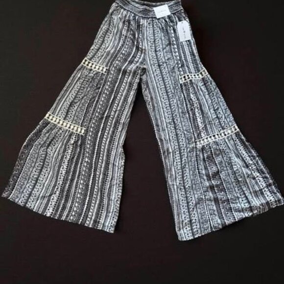 BLACK/WHITE WIDE LEG PANTS - Picture 2 of 5